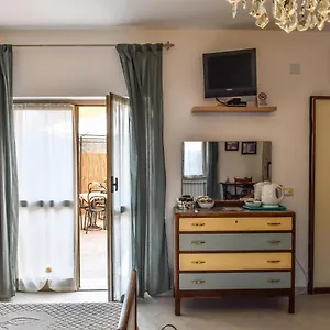 https://la-terra-di-mingo.hotelitalianriviera.com